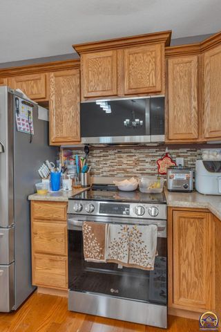 4312 SE Chisolm RD, Topeka, KS 66609