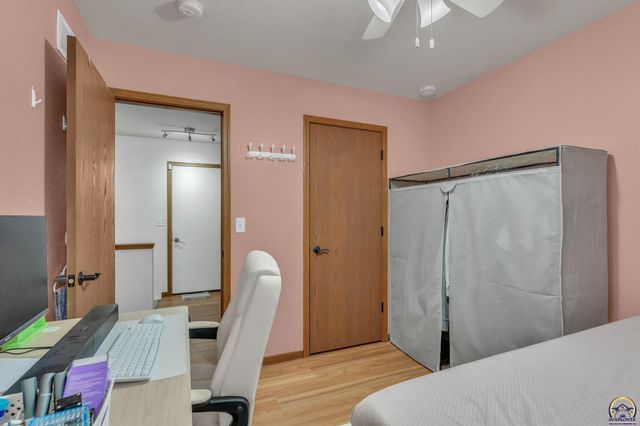 4312 SE Chisolm RD, Topeka, KS 66609