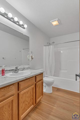 4312 SE Chisolm RD, Topeka, KS 66609