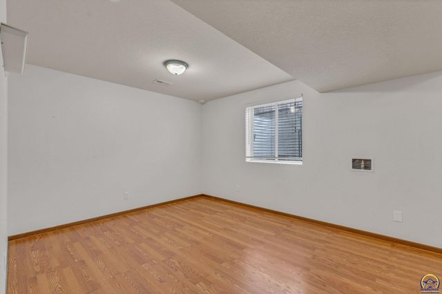 4312 SE Chisolm RD, Topeka, KS 66609