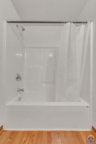 4312 SE Chisolm RD, Topeka, KS 66609