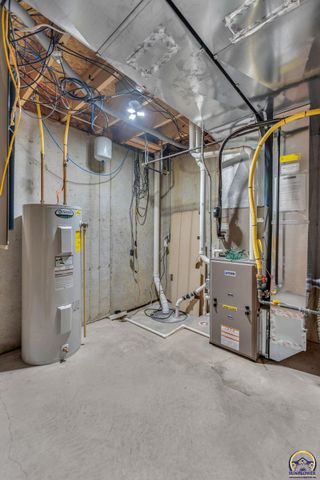 4312 SE Chisolm RD, Topeka, KS 66609