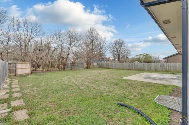 4312 SE Chisolm RD, Topeka, KS 66609