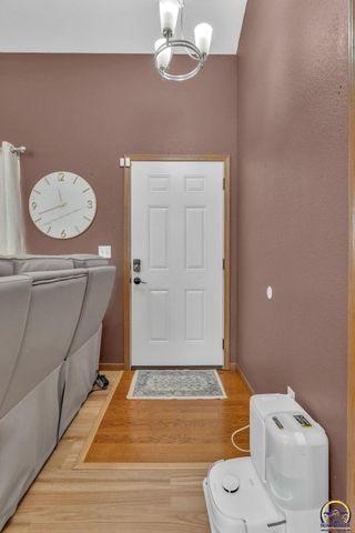 4312 SE Chisolm RD, Topeka, KS 66609