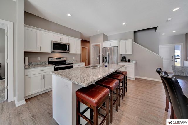 5039 W Stampede Lane, Lincoln, NE 68528