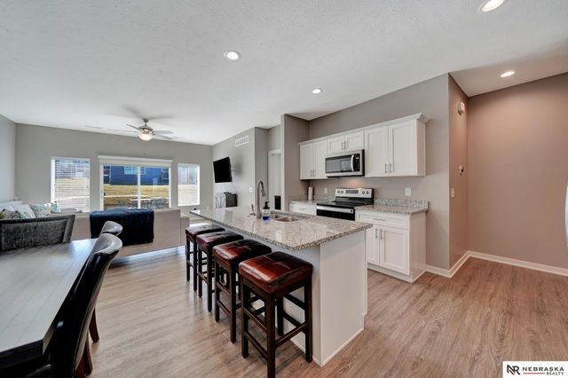 5039 W Stampede Lane, Lincoln, NE 68528