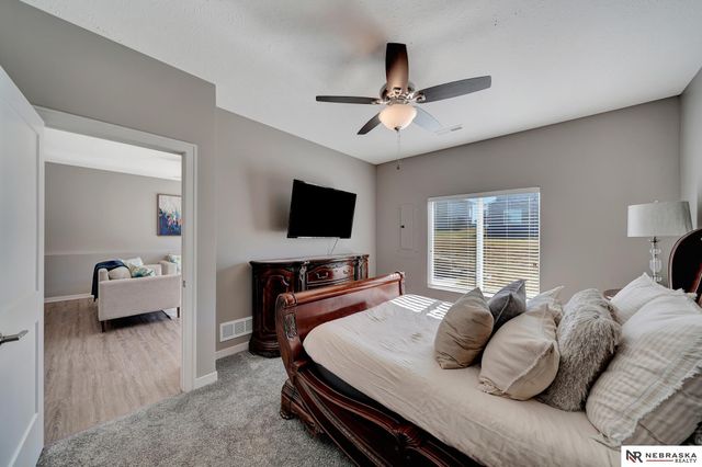 5039 W Stampede Lane, Lincoln, NE 68528
