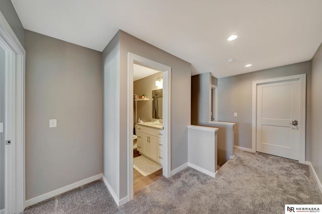 5039 W Stampede Lane, Lincoln, NE 68528
