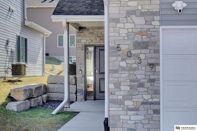 5039 W Stampede Lane, Lincoln, NE 68528