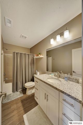 5039 W Stampede Lane, Lincoln, NE 68528