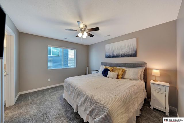 5039 W Stampede Lane, Lincoln, NE 68528