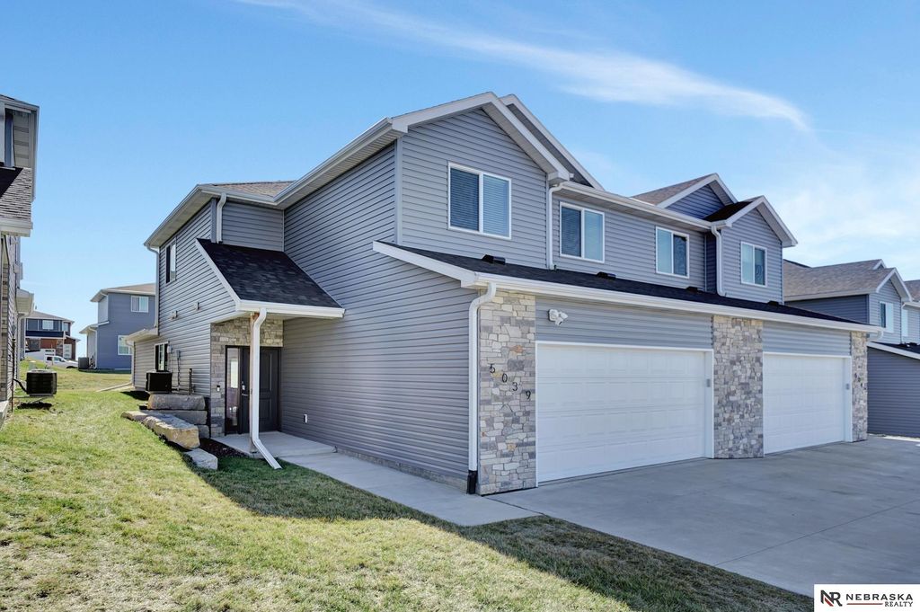 5039 W Stampede Lane, Lincoln, NE 68528