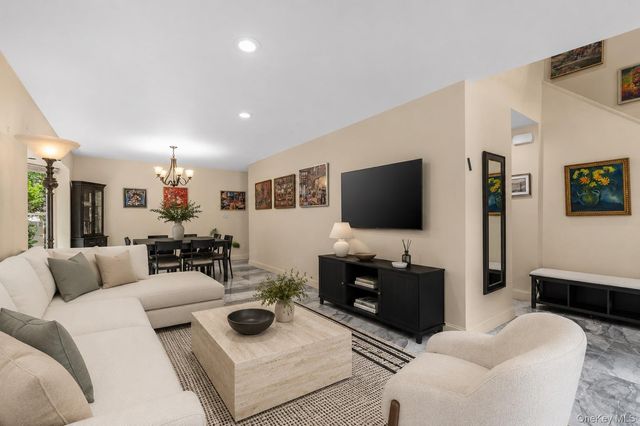 1180 E. Broadway 1, Hewlett, NY 11557