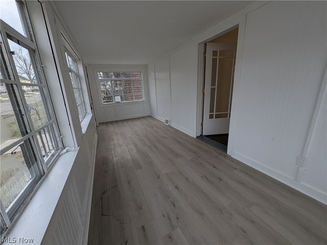 5550 Grasmere Avenue, Maple Heights, OH 44137