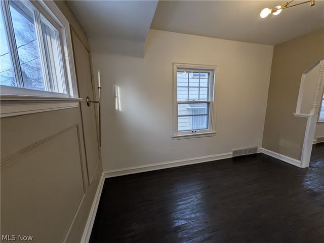 5550 Grasmere Avenue, Maple Heights, OH 44137