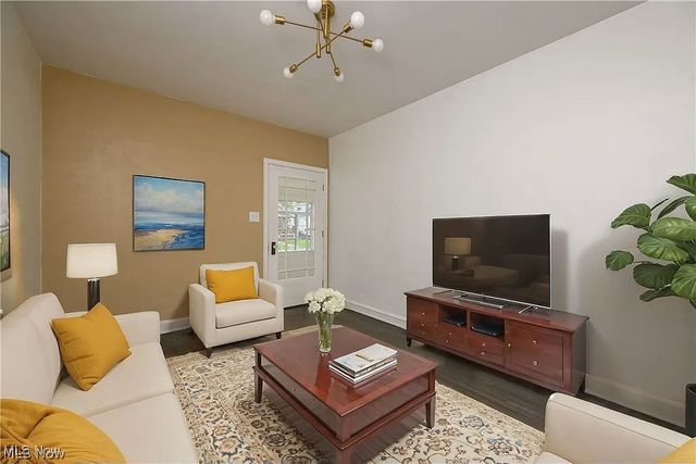 5550 Grasmere Avenue, Maple Heights, OH 44137