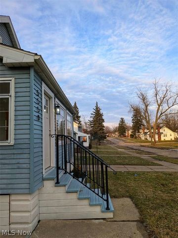 5550 Grasmere Avenue, Maple Heights, OH 44137