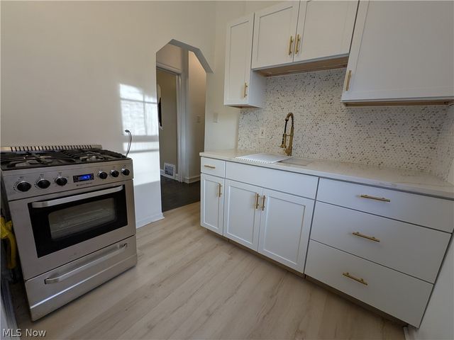 5550 Grasmere Avenue, Maple Heights, OH 44137