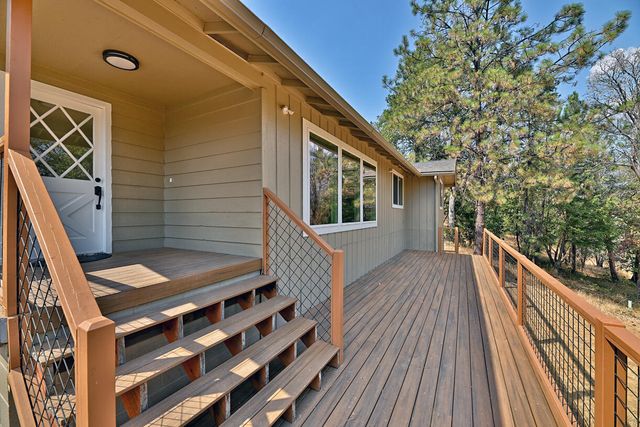 1100 Cantrall Road, Jacksonville, OR 97530