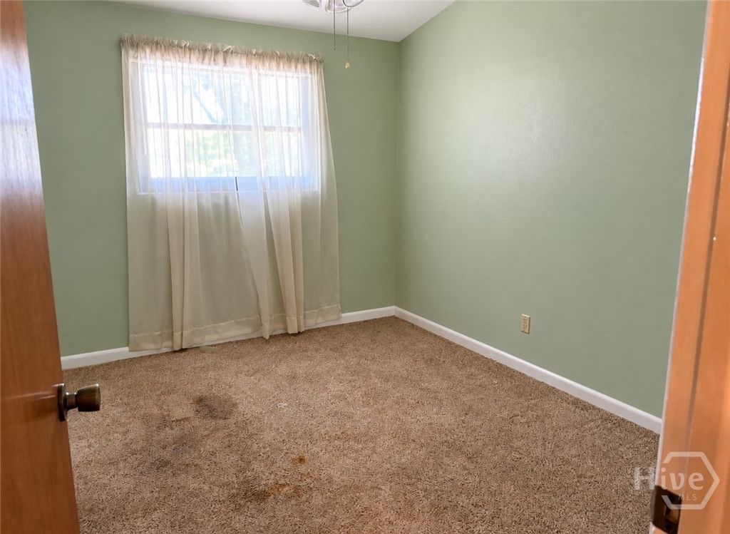 Image 10 of property listing at 404 Mottweiler Street, Rincon, GA 31326