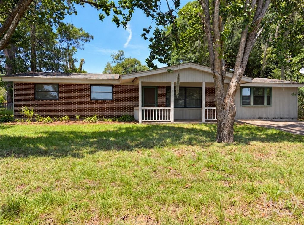 Image 2 of property listing at 404 Mottweiler Street, Rincon, GA 31326