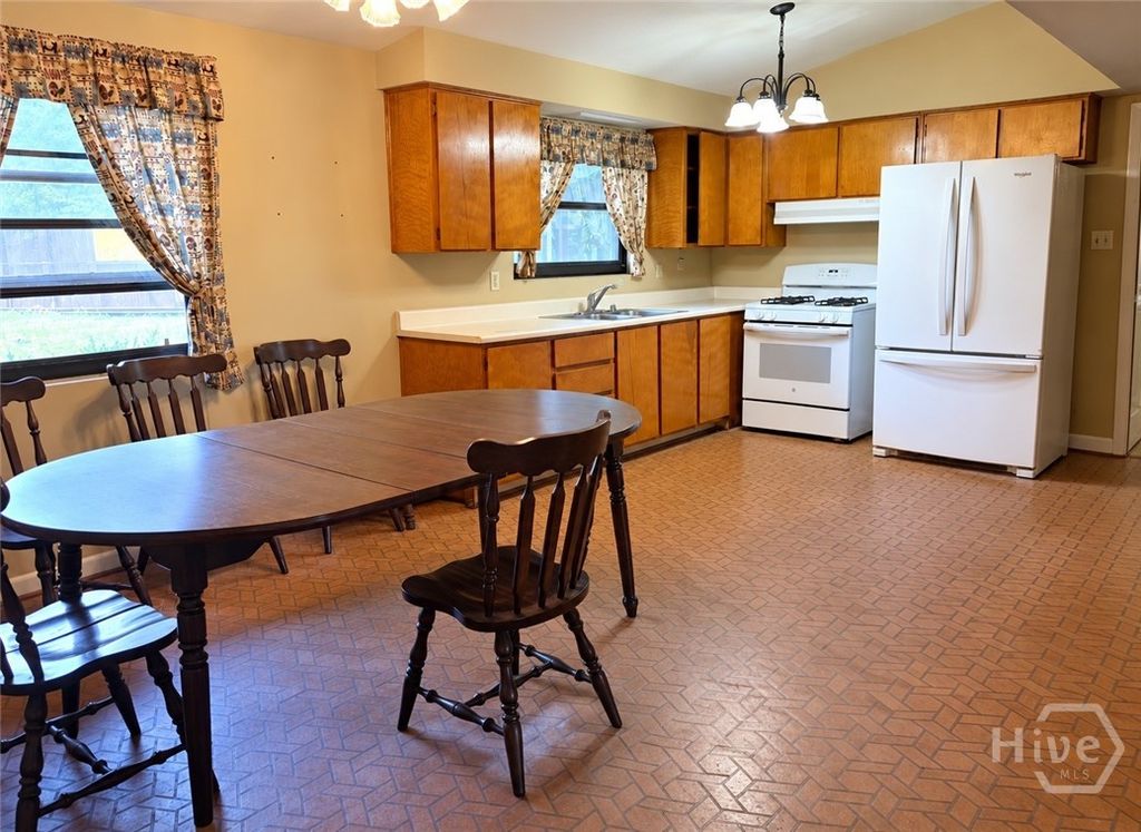 Image 7 of property listing at 404 Mottweiler Street, Rincon, GA 31326