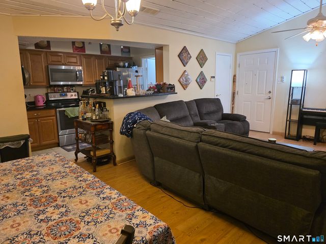 90 Crown Knoll Court APT 144, Groton, CT 06340