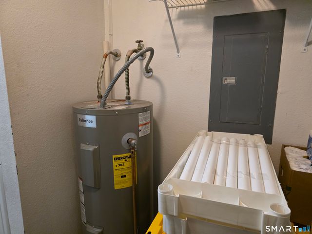 90 Crown Knoll Court APT 144, Groton, CT 06340