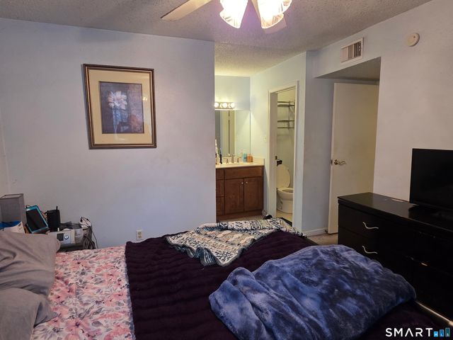 90 Crown Knoll Court APT 144, Groton, CT 06340