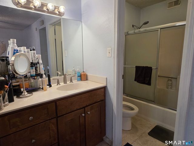 90 Crown Knoll Court APT 144, Groton, CT 06340