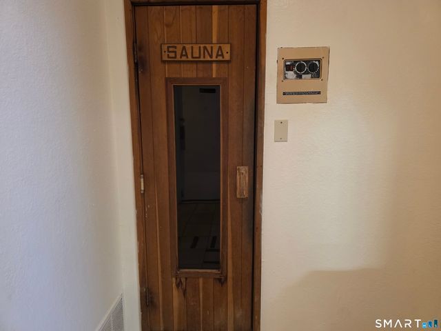 90 Crown Knoll Court APT 144, Groton, CT 06340