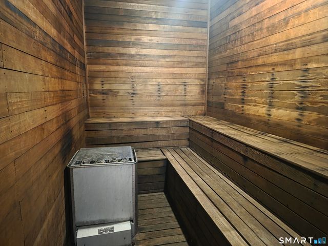 90 Crown Knoll Court APT 144, Groton, CT 06340