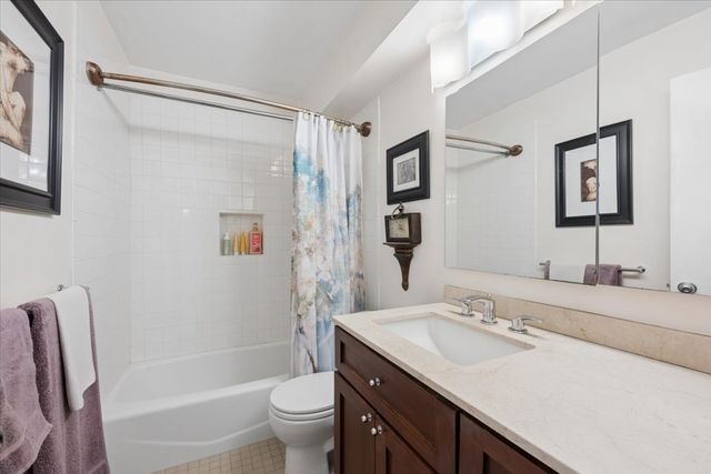 3430 N Lake Shore Drive 16L, Chicago, IL 60657