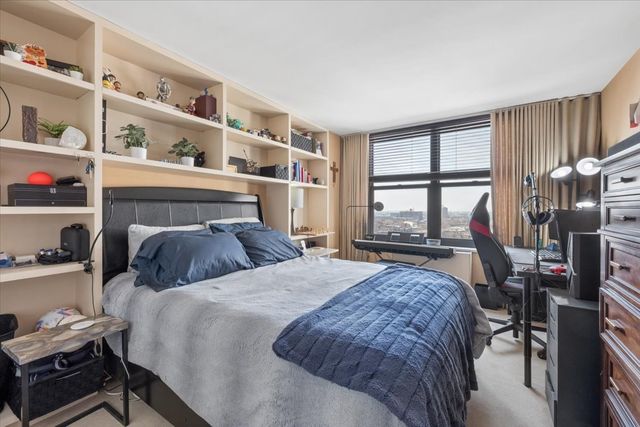 3430 N Lake Shore Drive 16L, Chicago, IL 60657