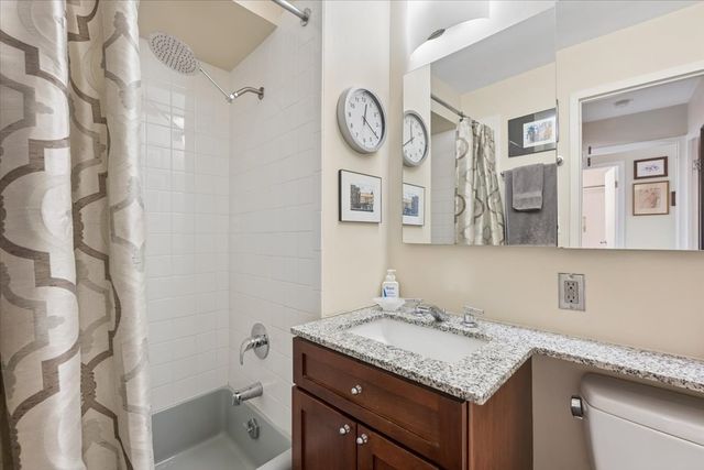 3430 N Lake Shore Drive 16L, Chicago, IL 60657