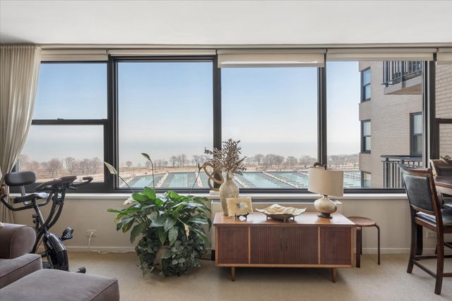 3430 N Lake Shore Drive 16L, Chicago, IL 60657