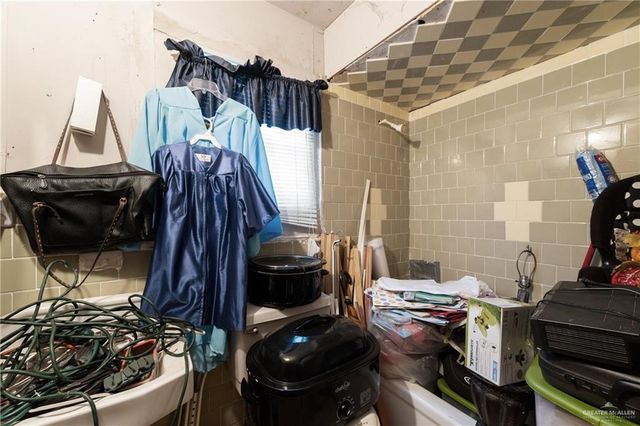 1914 W Barcelona Avenue, Harlingen, TX 78550