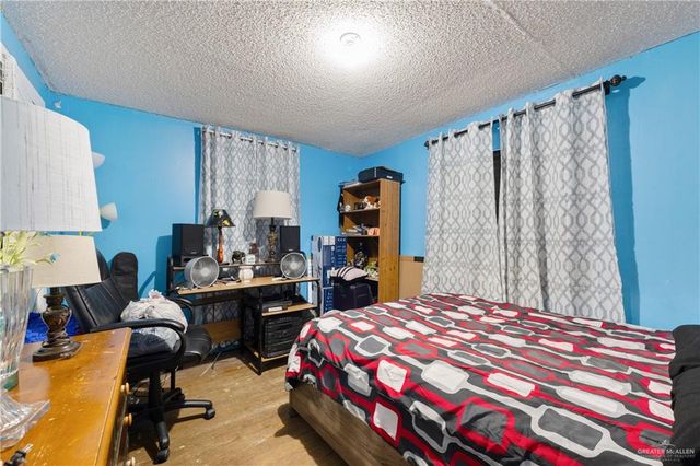 1914 W Barcelona Avenue, Harlingen, TX 78550