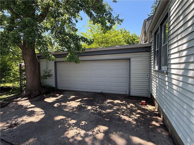 6701 W 77th Terrace, Overland Park, KS 66204