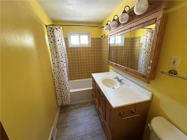 6701 W 77th Terrace, Overland Park, KS 66204