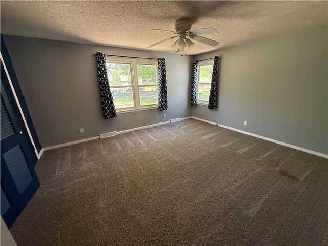 6701 W 77th Terrace, Overland Park, KS 66204