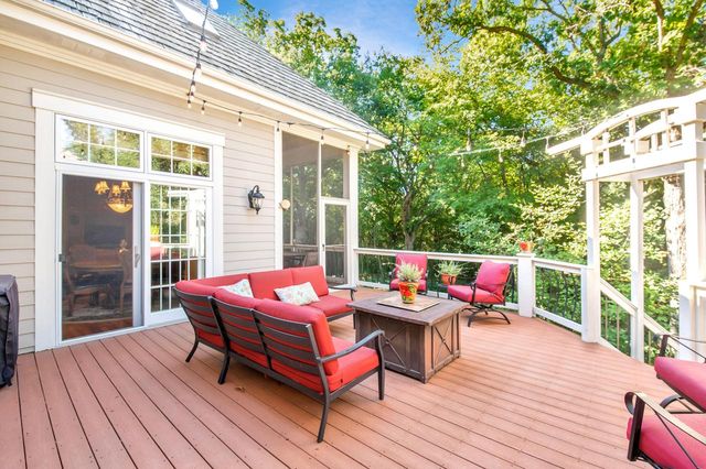 1600 E Juniper WAY, Hartland, WI 53029