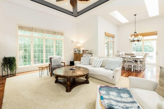 1600 E Juniper WAY, Hartland, WI 53029