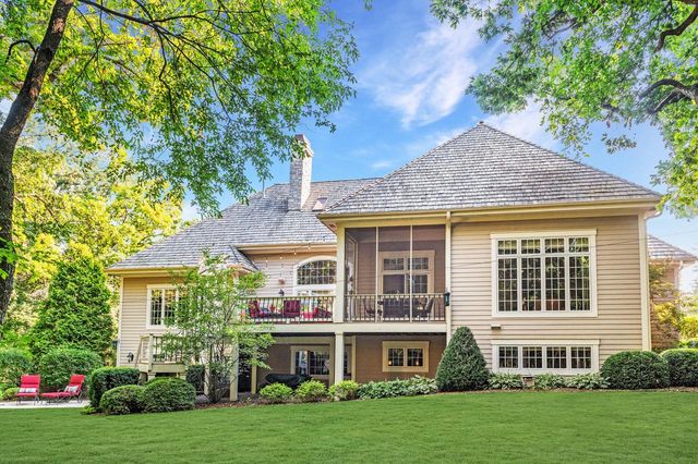 1600 E Juniper WAY, Hartland, WI 53029