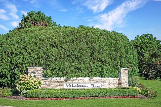 1600 E Juniper WAY, Hartland, WI 53029