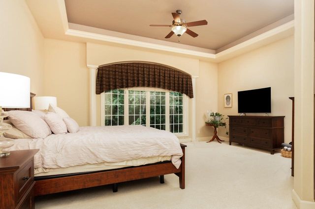 1600 E Juniper WAY, Hartland, WI 53029