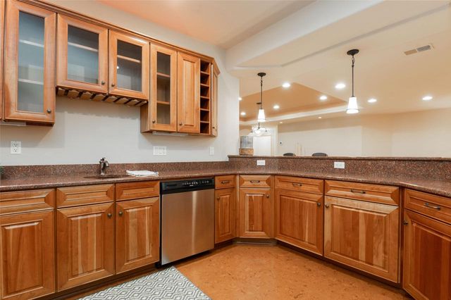 1600 E Juniper WAY, Hartland, WI 53029