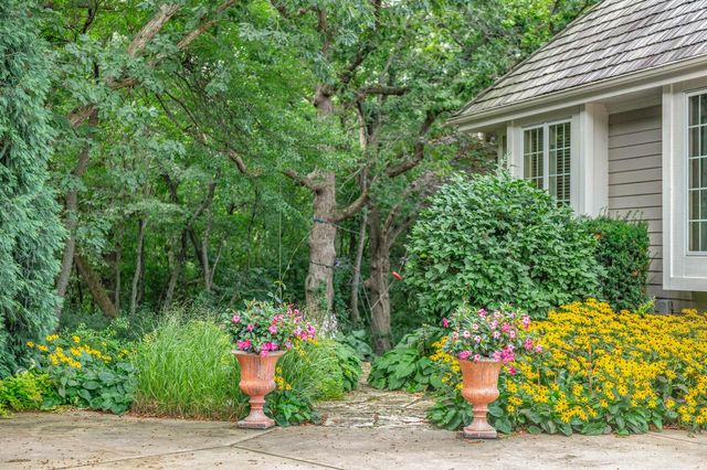 1600 E Juniper WAY, Hartland, WI 53029