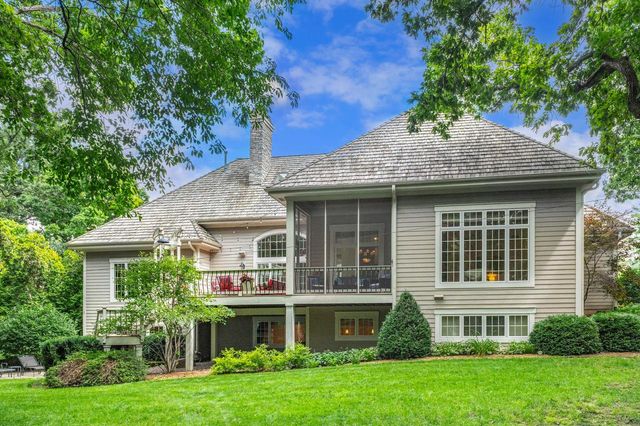 1600 E Juniper WAY, Hartland, WI 53029