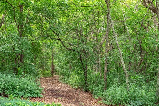 1600 E Juniper WAY, Hartland, WI 53029